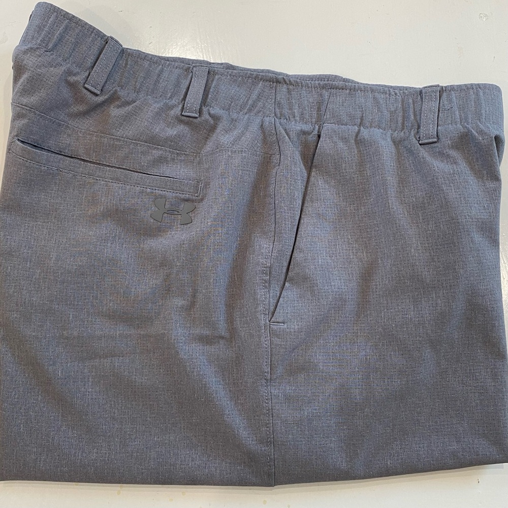 Under Armour Men's Heathered Gray Performance Golf Shorts 40 x 9.5